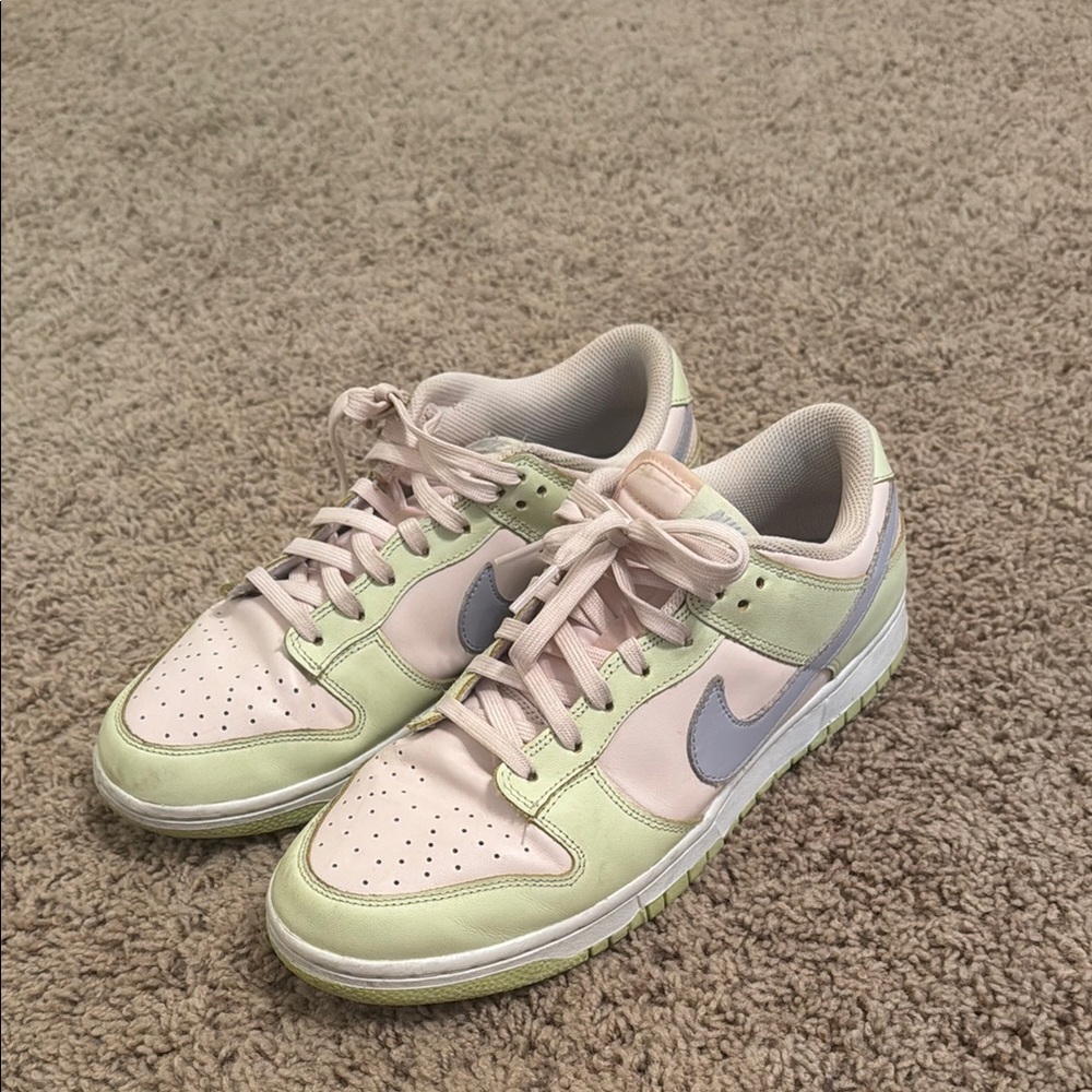 NIKE Dunks low top sneakers